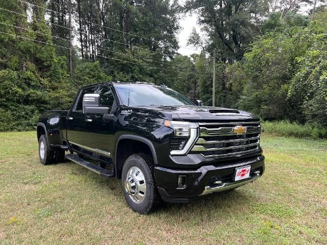 2025 Chevrolet Silverado 3500HD High Country