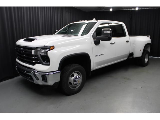 2025 Chevrolet Silverado 3500HD LTZ