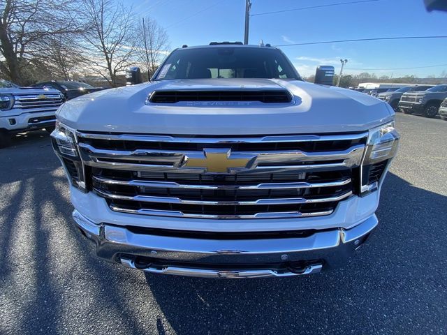 2025 Chevrolet Silverado 3500HD LTZ