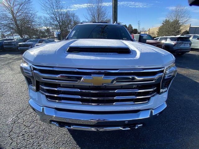 2025 Chevrolet Silverado 3500HD LTZ