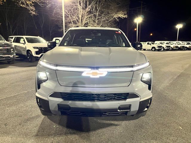 2025 Chevrolet Silverado EV LT