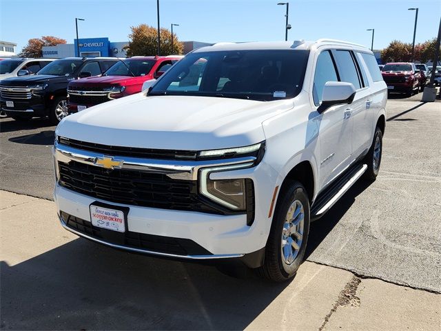 2025 Chevrolet Suburban LS