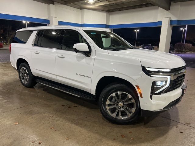 2025 Chevrolet Suburban LS