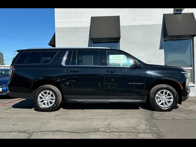 2025 Chevrolet Suburban LT