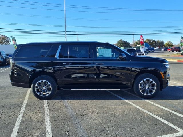 2025 Chevrolet Suburban LT