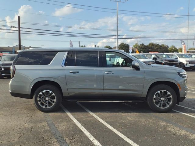 2025 Chevrolet Suburban LT