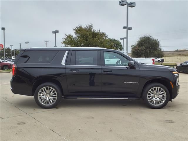 2025 Chevrolet Suburban LT