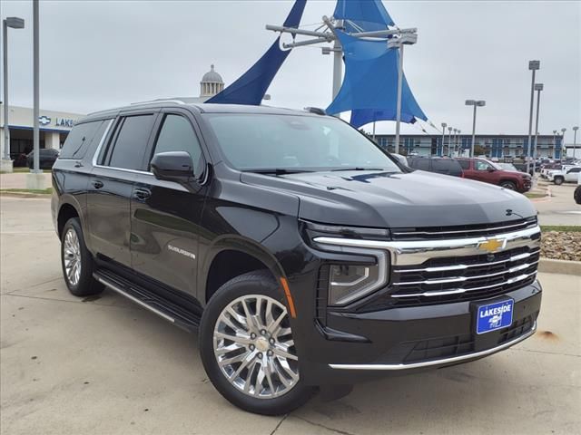 2025 Chevrolet Suburban LT