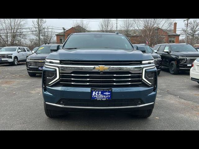 2025 Chevrolet Suburban LT