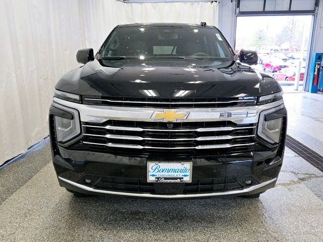 2025 Chevrolet Suburban LT