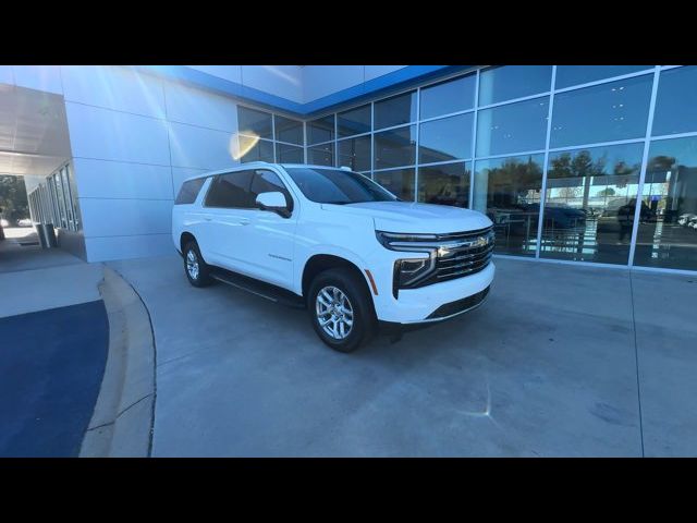 2025 Chevrolet Suburban LT