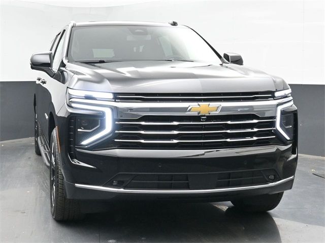 2025 Chevrolet Suburban LT