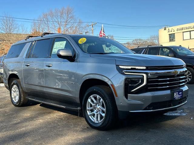 2025 Chevrolet Suburban LT