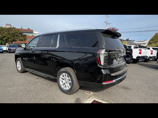 2025 Chevrolet Suburban LT