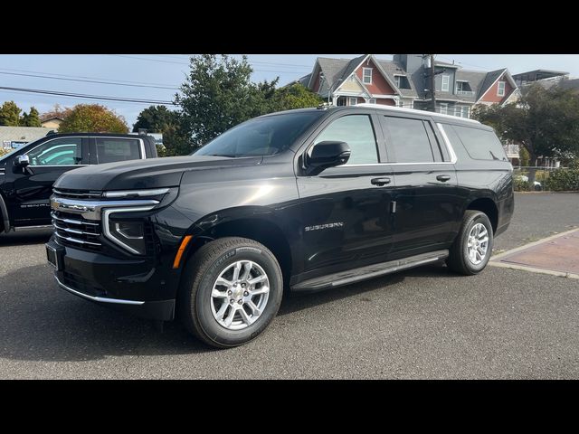 2025 Chevrolet Suburban LT