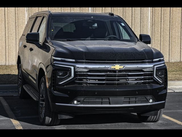 2025 Chevrolet Suburban LT