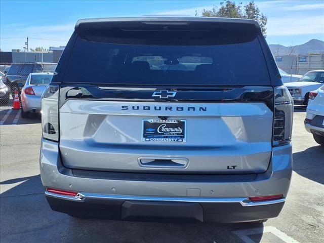 2025 Chevrolet Suburban LT