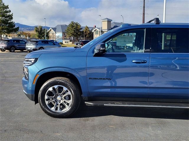 2025 Chevrolet Suburban LT