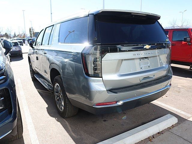 2025 Chevrolet Suburban LT