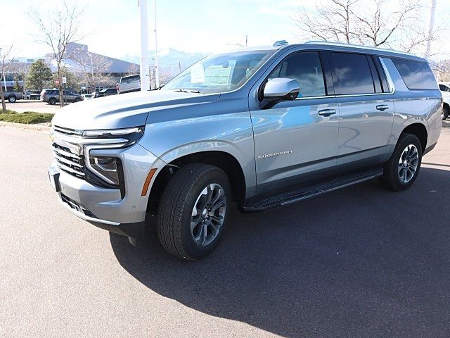 2025 Chevrolet Suburban LT