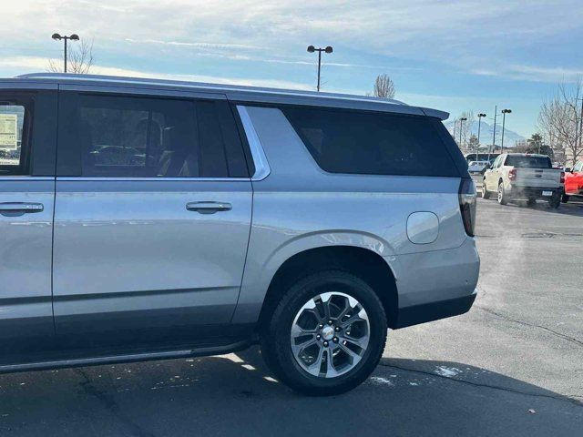 2025 Chevrolet Suburban LT