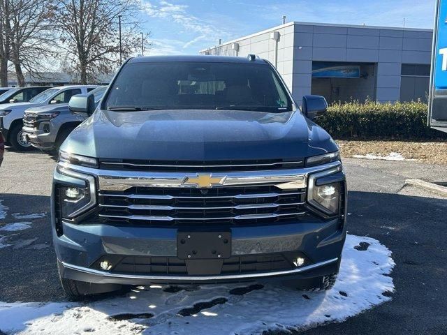 2025 Chevrolet Suburban LT