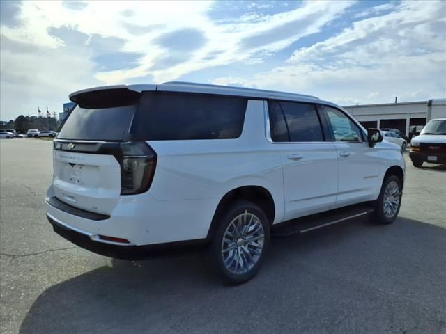 2025 Chevrolet Suburban LT