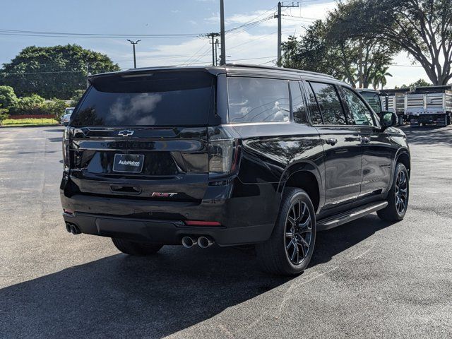 2025 Chevrolet Suburban RST