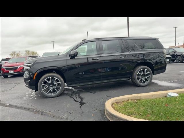 2025 Chevrolet Suburban RST