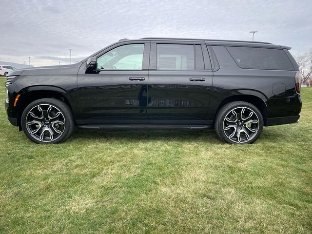 2025 Chevrolet Suburban RST