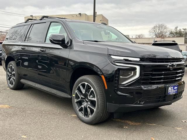 2025 Chevrolet Suburban RST