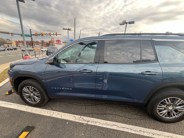 2025 Chevrolet Traverse FWD LT