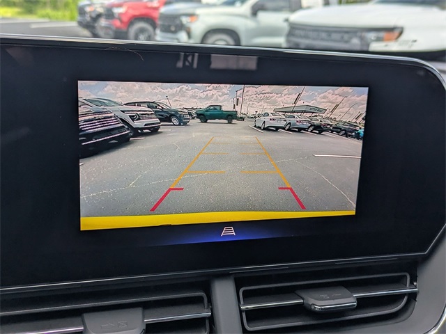Vehicle image 18 of 26
