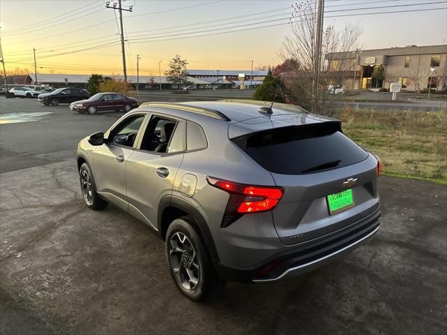 2025 Chevrolet Trax LT