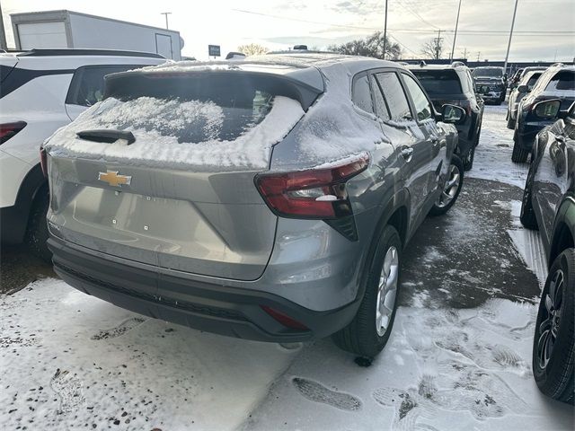 2025 Chevrolet Trax LS