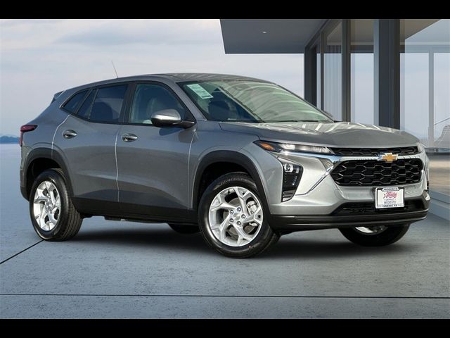 2025 Chevrolet Trax LS