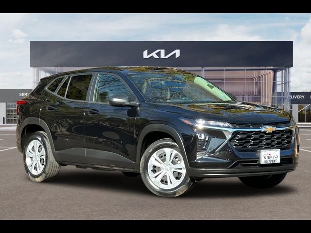 2025 Chevrolet Trax LS