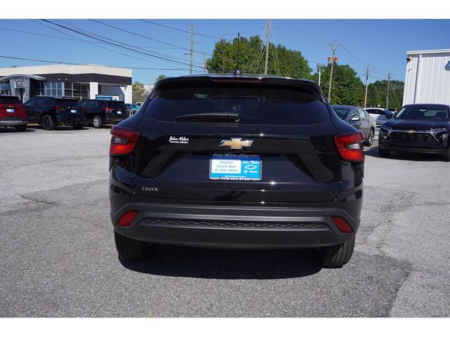 2025 Chevrolet Trax LS