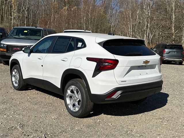 2025 Chevrolet Trax LS