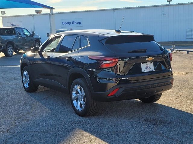 2025 Chevrolet Trax LS