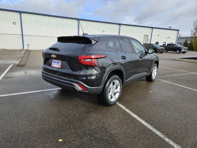 2025 Chevrolet Trax LS