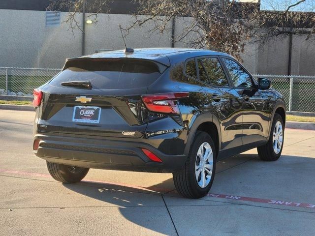 2025 Chevrolet Trax LS