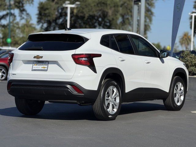 2025 Chevrolet Trax LS