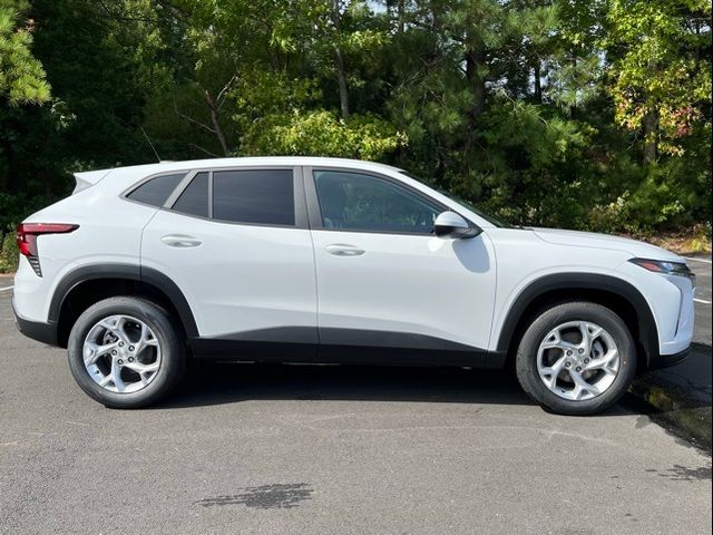 2025 Chevrolet Trax LS