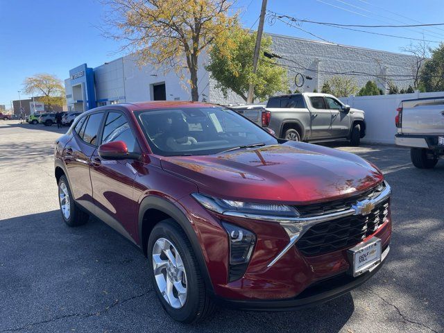 2025 Chevrolet Trax LS