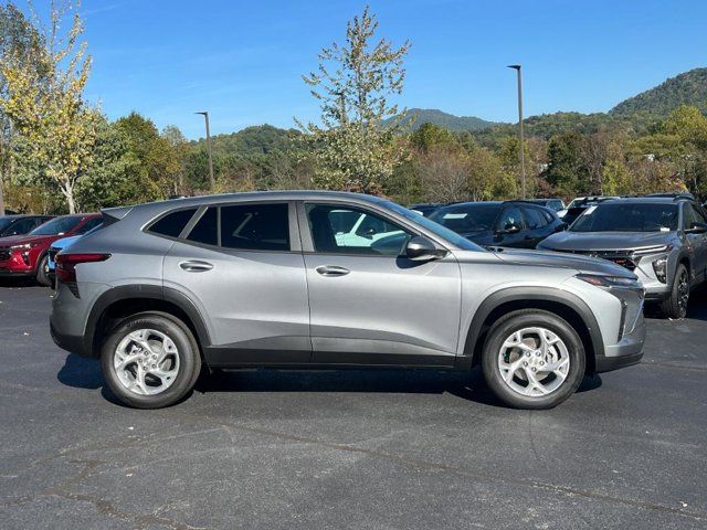 2025 Chevrolet Trax LS