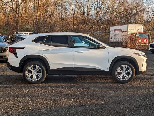 2025 Chevrolet Trax LS