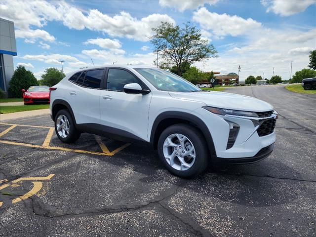 2025 Chevrolet Trax LS