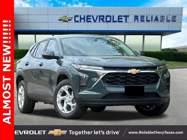 2025 Chevrolet Trax LS