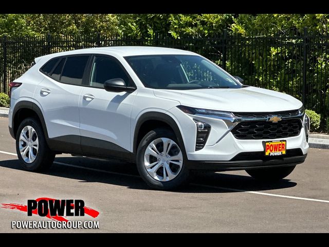 2025 Chevrolet Trax LS